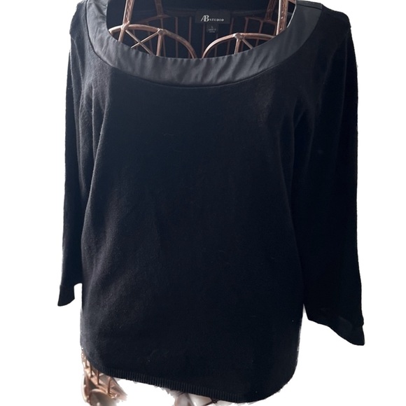 AB Studio Lightweight Black Sweater with Satin Like Trim at Neckline Size Large - Picture 1 of 13